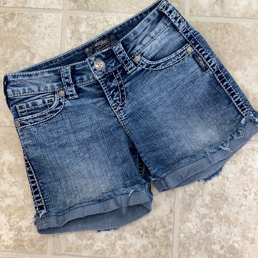 Silver Jeans McKenzie Short Sz 25